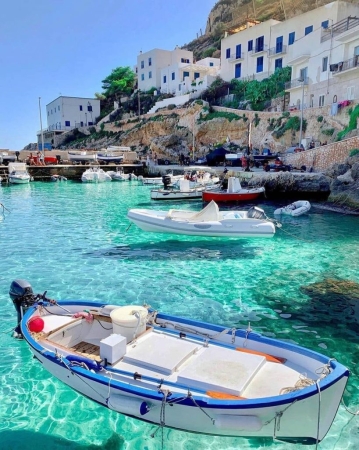 Levanzo in barca Sicilia